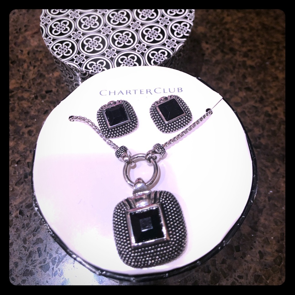 Costume necklace